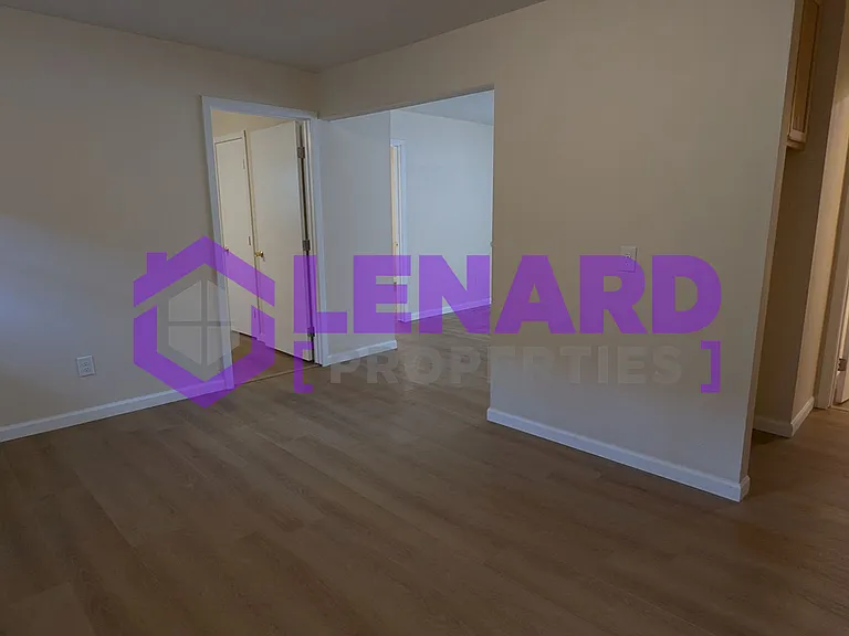 2224 N Clifton Ave — Photo 5