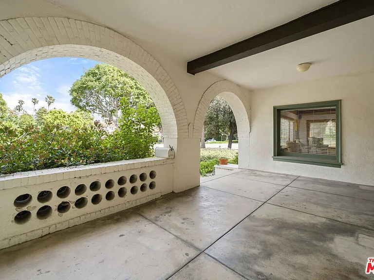 801 N Rodeo Dr — Photo 4