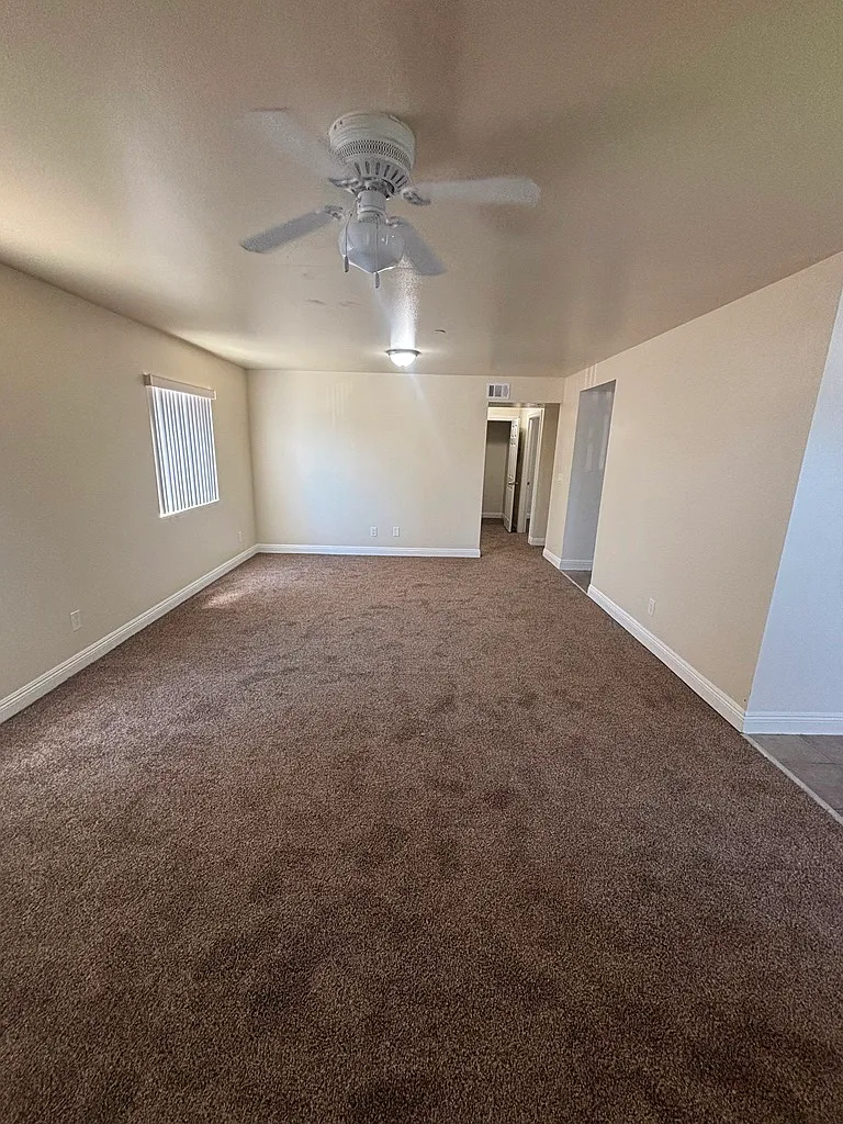 5 bed, 1797 sqft, $3,900 — Photo 2