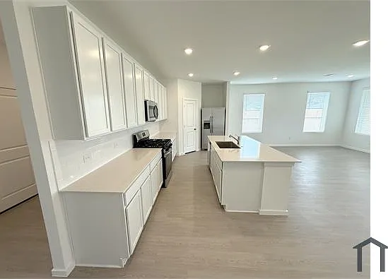 423 Amy St — Photo 27