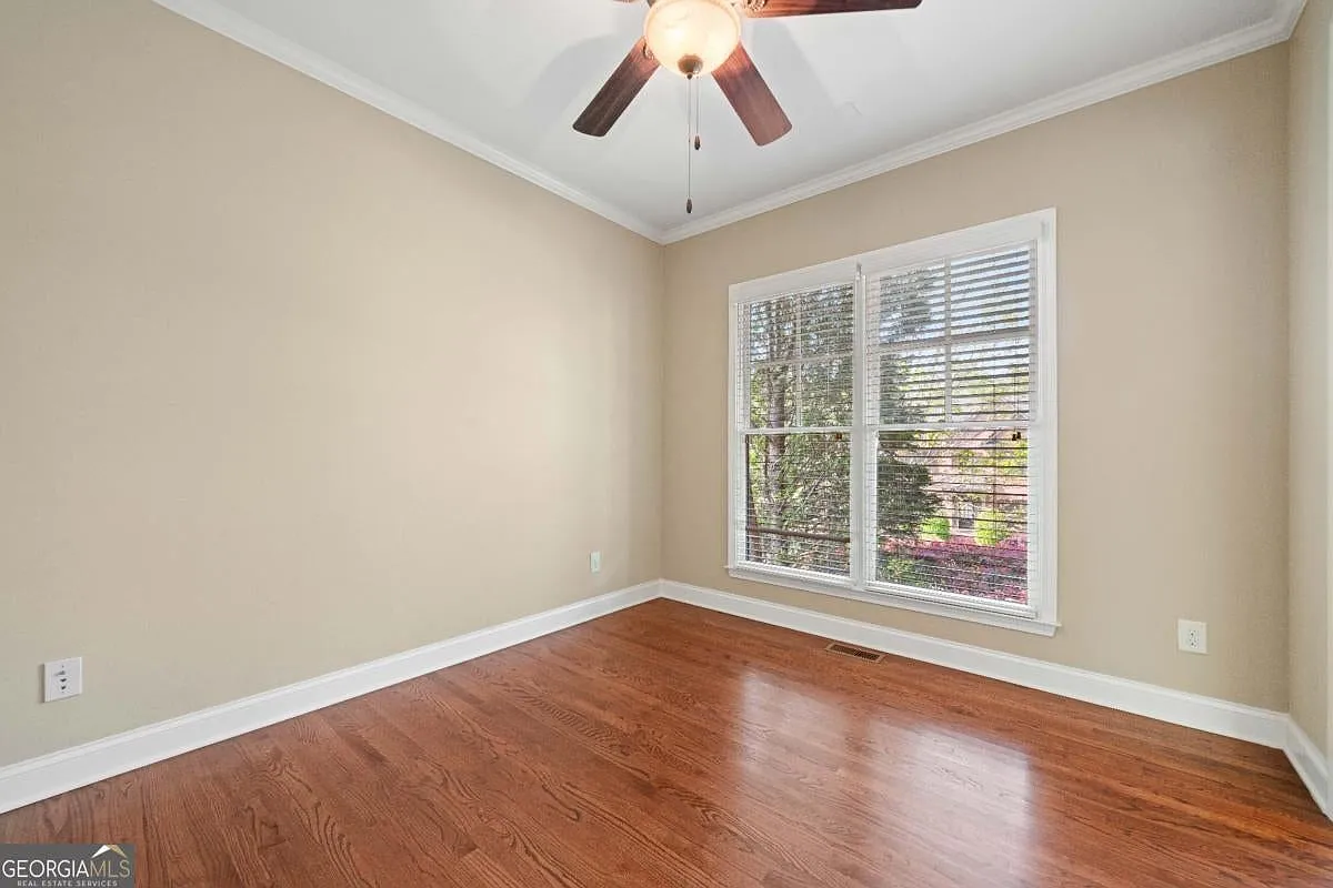 5 bed, 4639 sqft, $4,600 — Photo 4