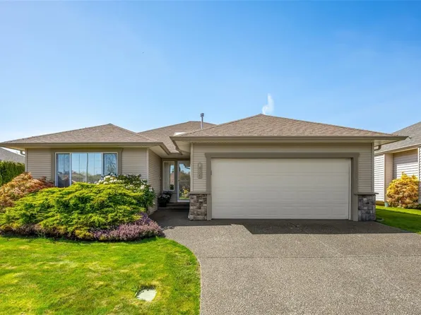 1945 Saint Andrews Pl, Courtenay, BC V9N 9J4