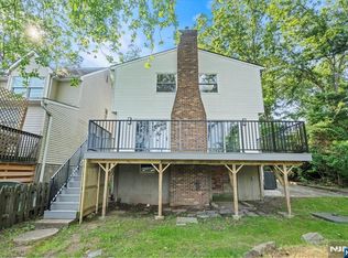 13 Landing Rd W, Hewitt, NJ 07421