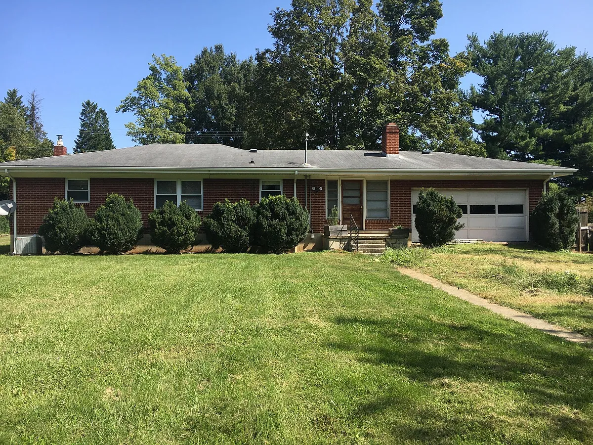 Back of house - 141 Horner Ln