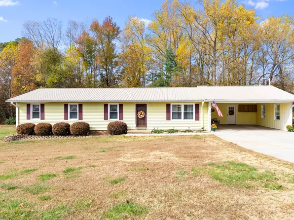 305 W Sunsetstrip Dr, Seneca, SC 29672