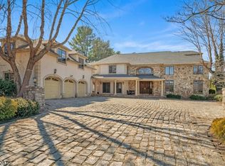 21 Jorgenson Ln, Fairfield, NJ 07004