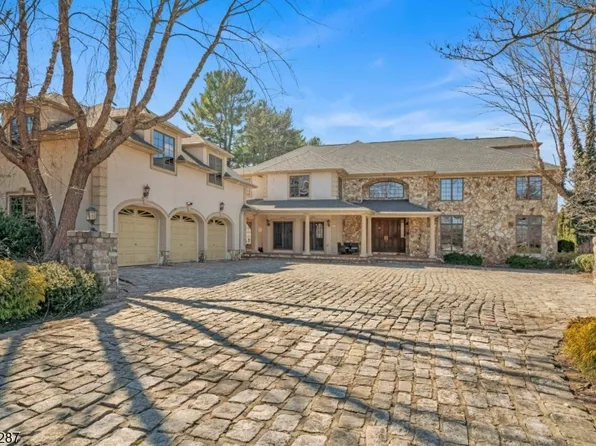 21 Jorgenson Ln, Fairfield Twp., NJ 07004