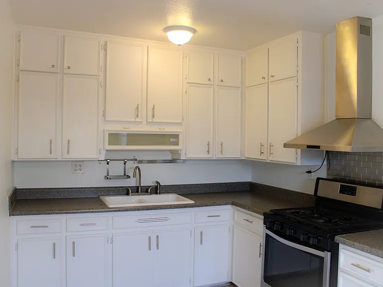 3824 Jackson Ave — Photo 9