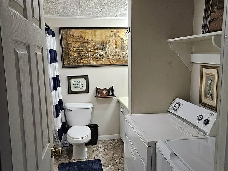 309 Pecan St — Photo 13