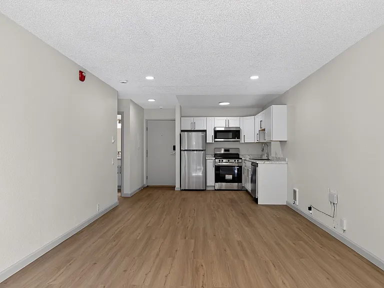 The Clover Apartments — Photo 4