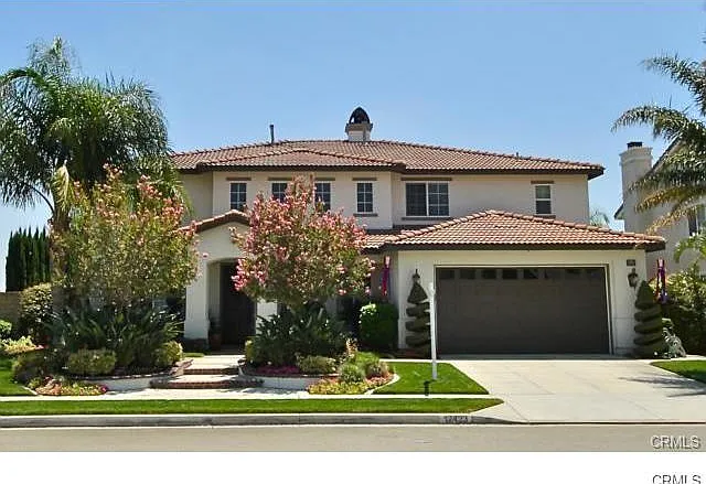 6 bed, 3650 sqft, $5,100 — Photo 1