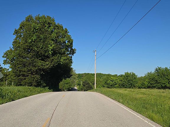 3rd image of 1652 Lyon Rd