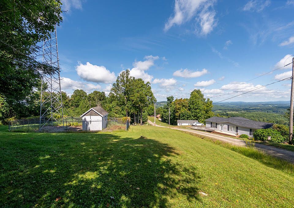 1st image of 775 Carrollview Rd