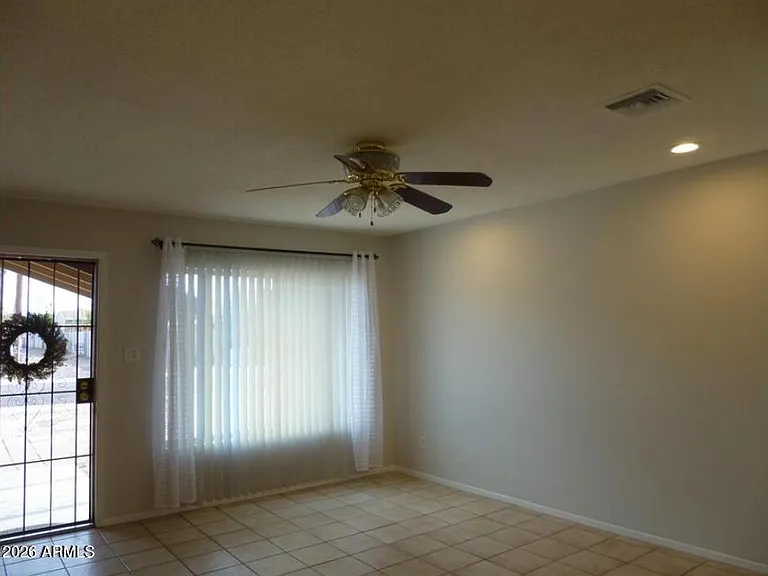 946 E Loma Vista Dr — Photo 3