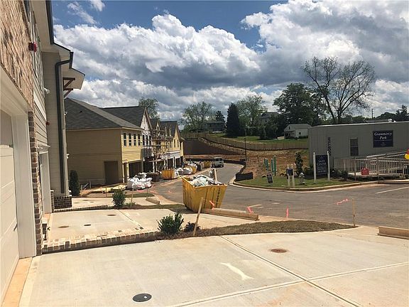 5th image of 379 Niles Ct #18