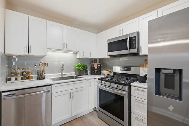 3511 N Central Rd #302 — Photo 2