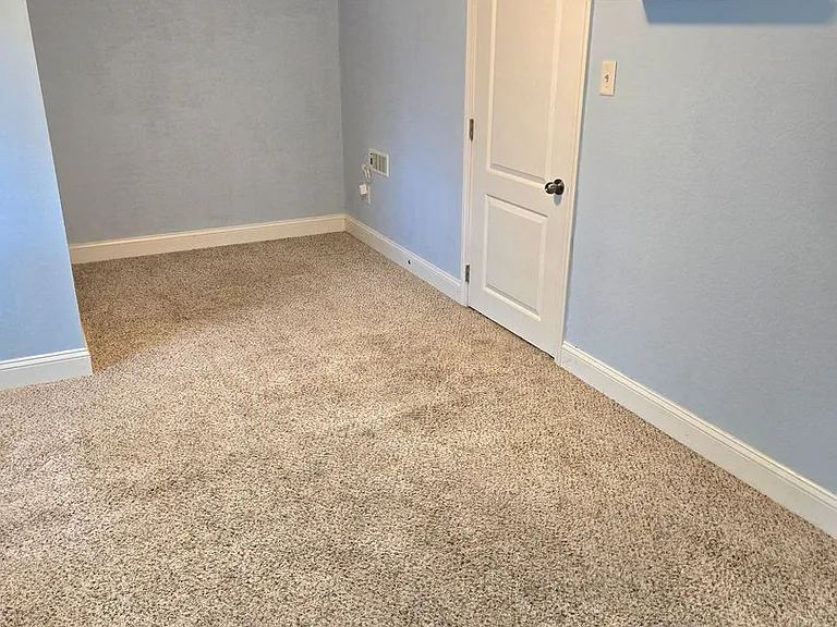 2201 Pershing Ave — Photo 32