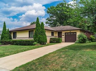 1044 Chestershire Rd, Columbus, OH 43204