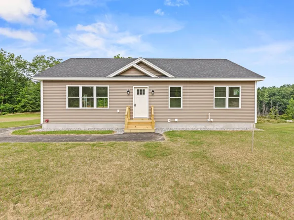 31 Hillside Drive, Raymond, ME 04071