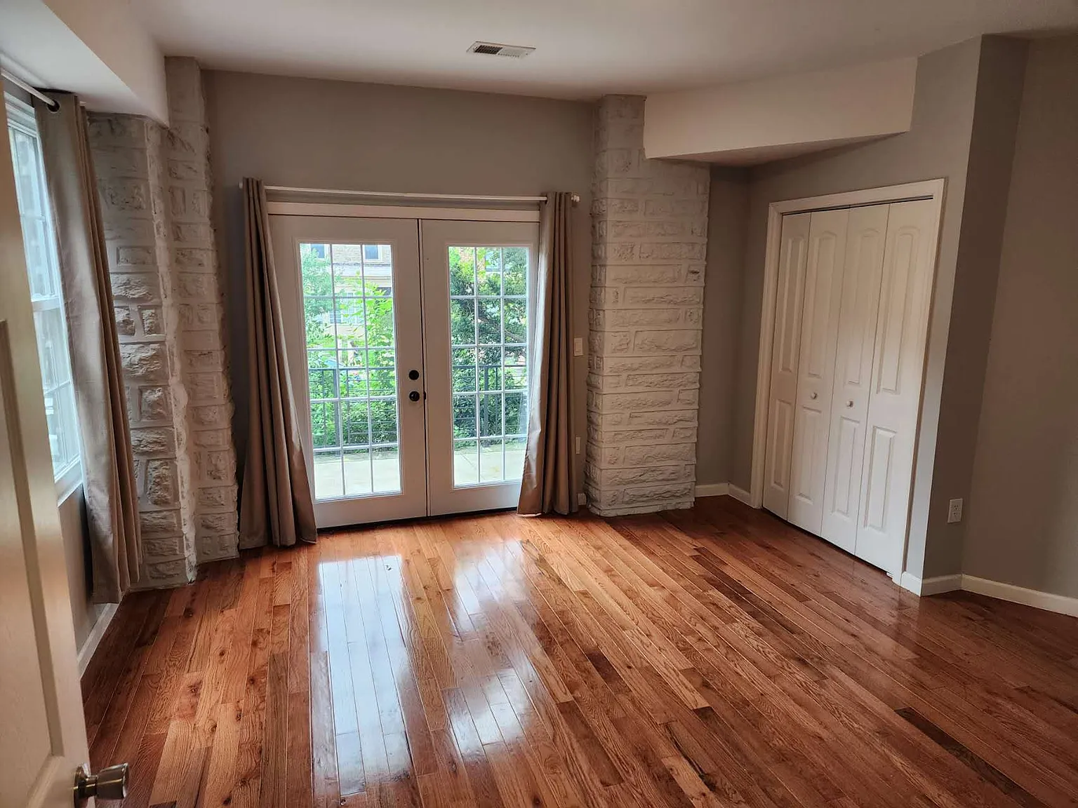 4320 Spruce St — Photo 4