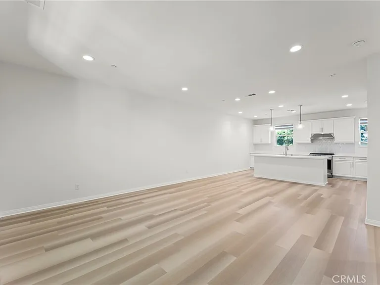 8916 Jasmine Dr — Photo 8
