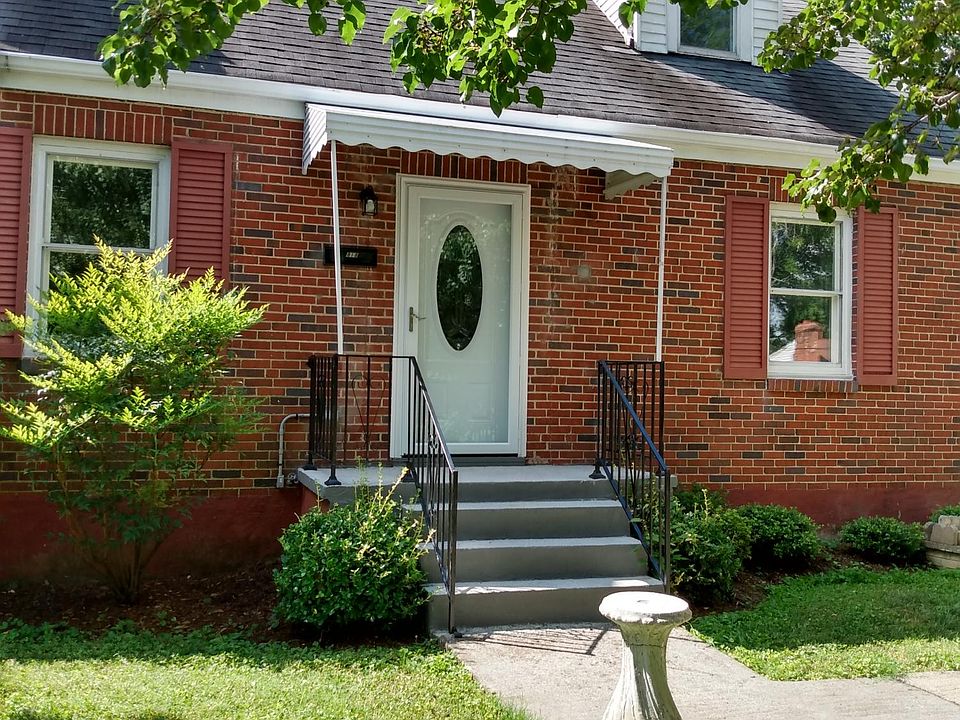 1st image of 818 Hundley St