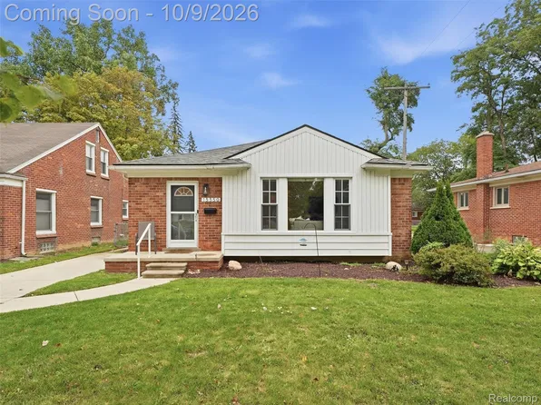 13350 Borgman Ave, Huntington Woods, MI 48070