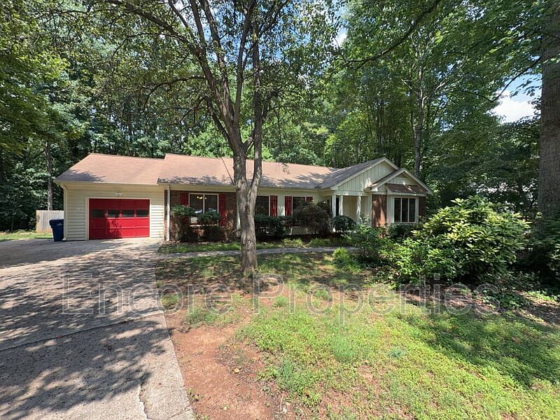 1st image of 2102 Oakcrest Ct
