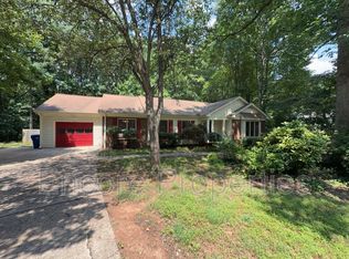 2102 Oakcrest Ct, Raleigh, NC 27612