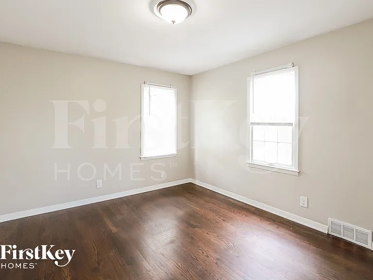8712 Marty Ln — Photo 13