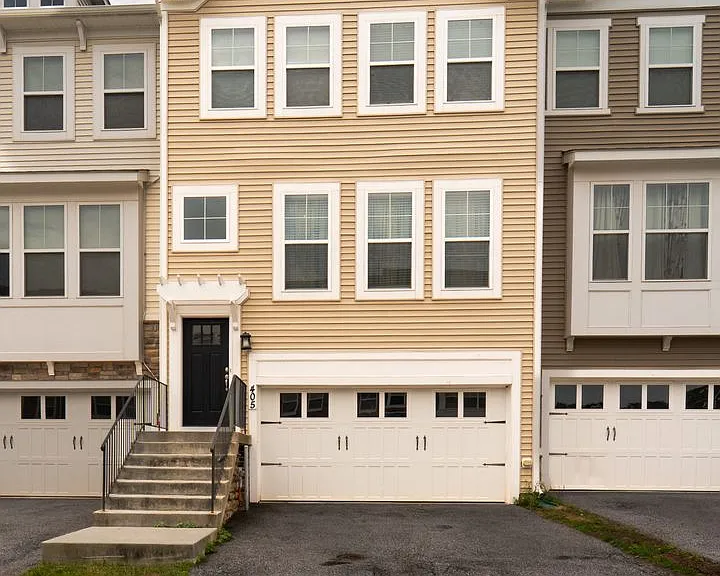405 Ocracoke Way — Photo 2