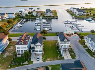778 Cannonsgate Dr, Newport, NC 28570