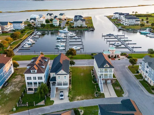 778 Cannonsgate Drive, Newport, NC 28570