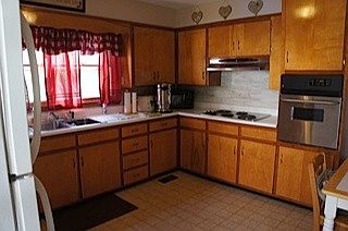 3rd image of 100 Oak Grove Ave