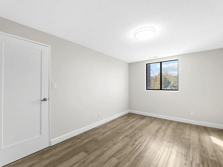 89 Riverview Dr — Photo 20