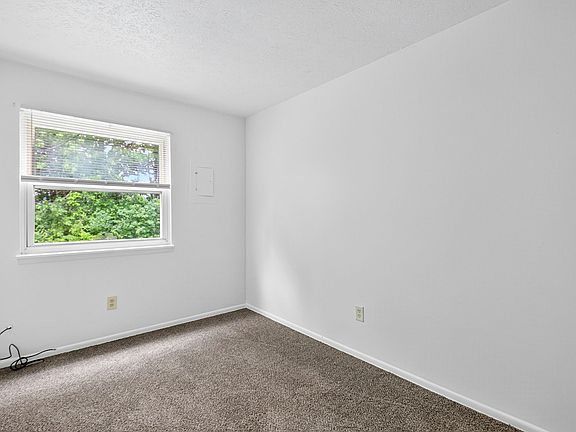 3rd image of 2724 Packard Dr
