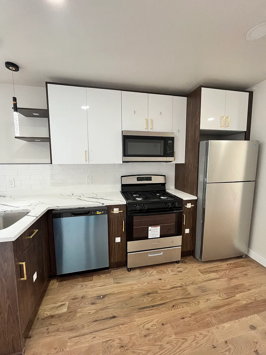Building Photo - 131 Hancock Ave #1R