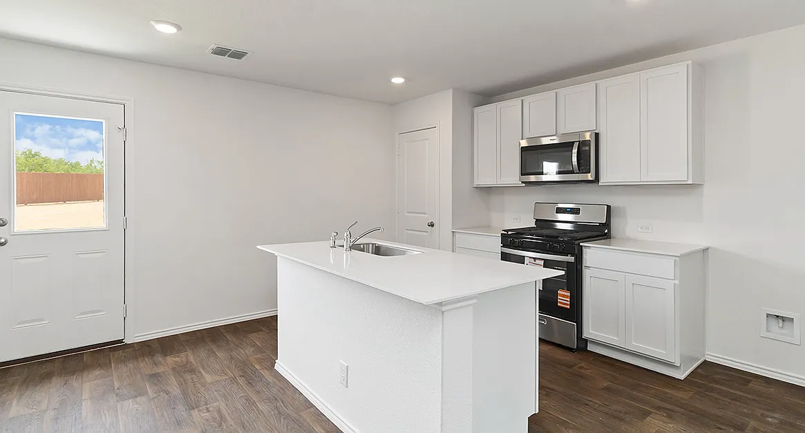 5 bed, 1892 sqft, $2,100 — Photo 4