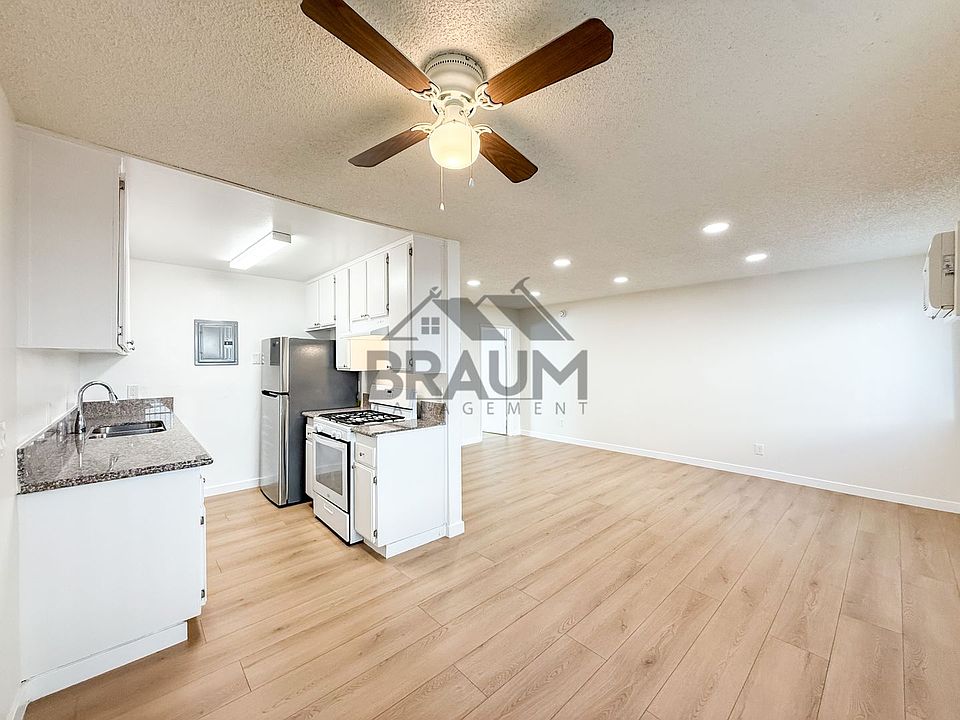 1st image of 6612 Sylmar Ave APT 104