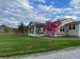 513 Hatton Creek Rd, Stanton, KY 40380
