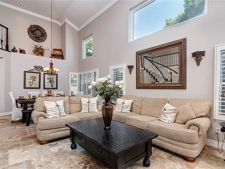 6330 Golden Gate Dr — Photo 3