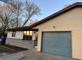 2600 S Horizon Dr, Appleton, WI 54915