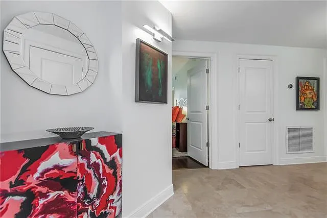 3901 Ridgelake Dr #4A — Photo 3