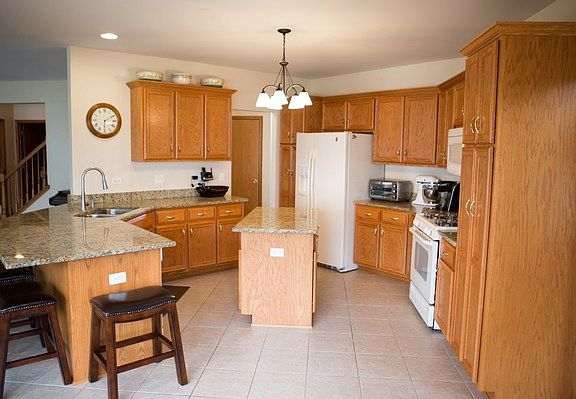 5th image of 1228 Tower Hill Dr