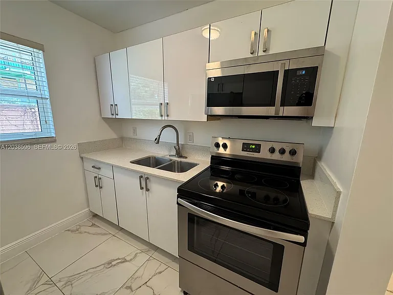 1767 NW 3rd Ave #6 — Photo 6