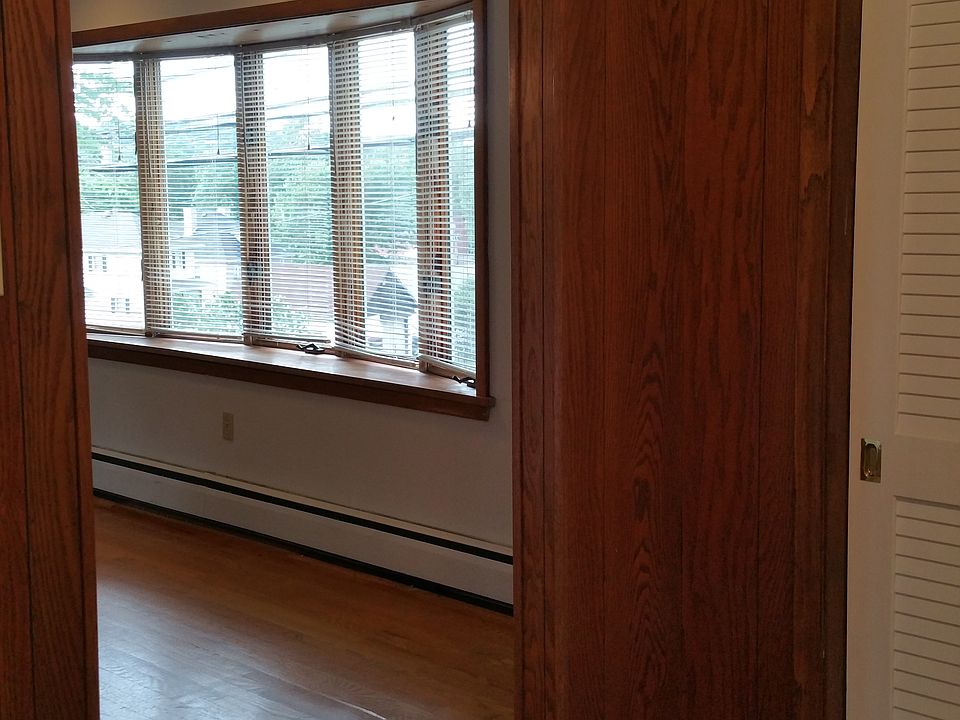 LR/Foyer (main floor)