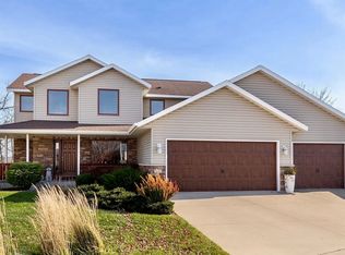 3202 Lakeridge Ln NW, Rochester, MN 55901