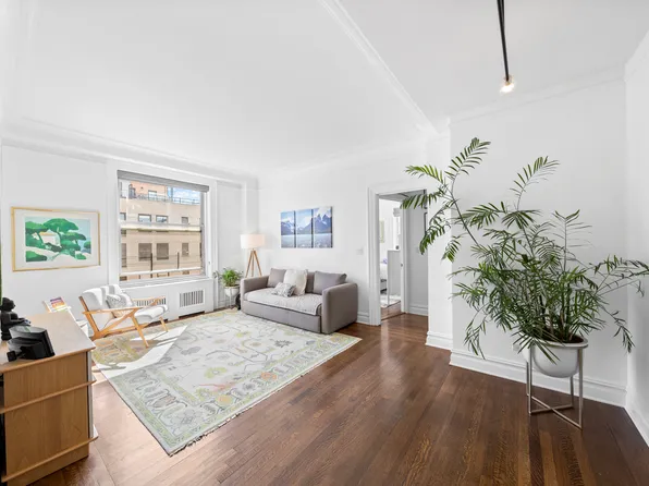 780 West End Avenue image 1 of 10