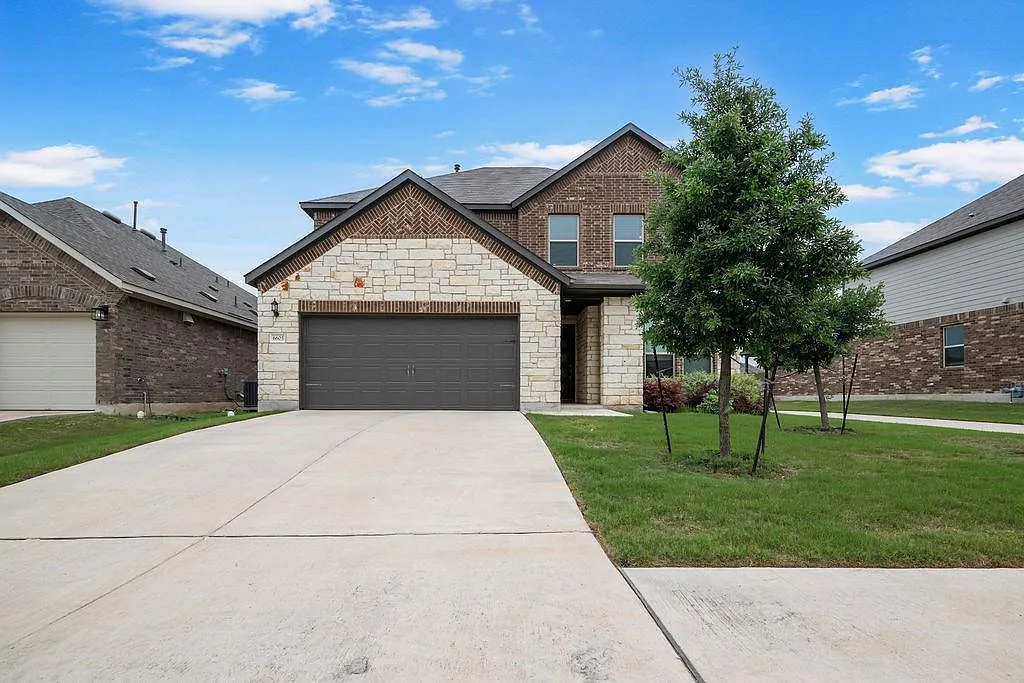 4 bed, 3.0 bath, 2234 sqft, $2,300 — Photo 1