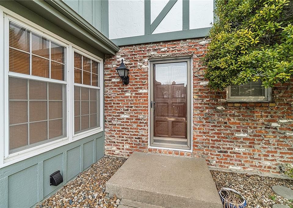 9959 Edelweiss Cir, Merriam, KS 66203 MLS 2414171 Zillow